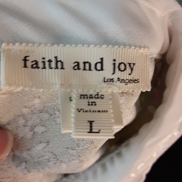 Faith and Joy embroidered collar top - Picture 4 of 8